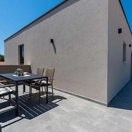 Venera Apartment *